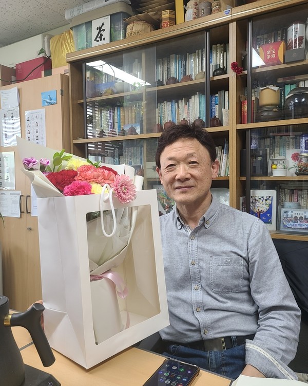 (교육학과 최성욱 교수님/ 최슬기 기자 제공)