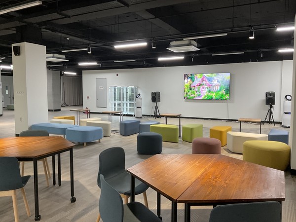 자유롭게 사용이 가능한 내부 라운지 (사진/한소연 기자)