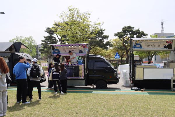 커피차 및 푸드트럭  (사진 / 노우찬 기자)