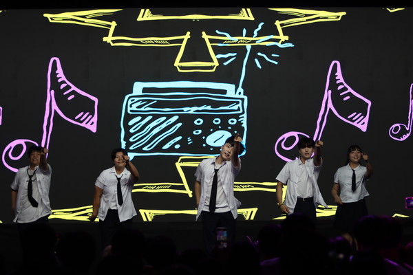 '요아정과소비'팀 춤 무대 (사진 / 정경진 기자)