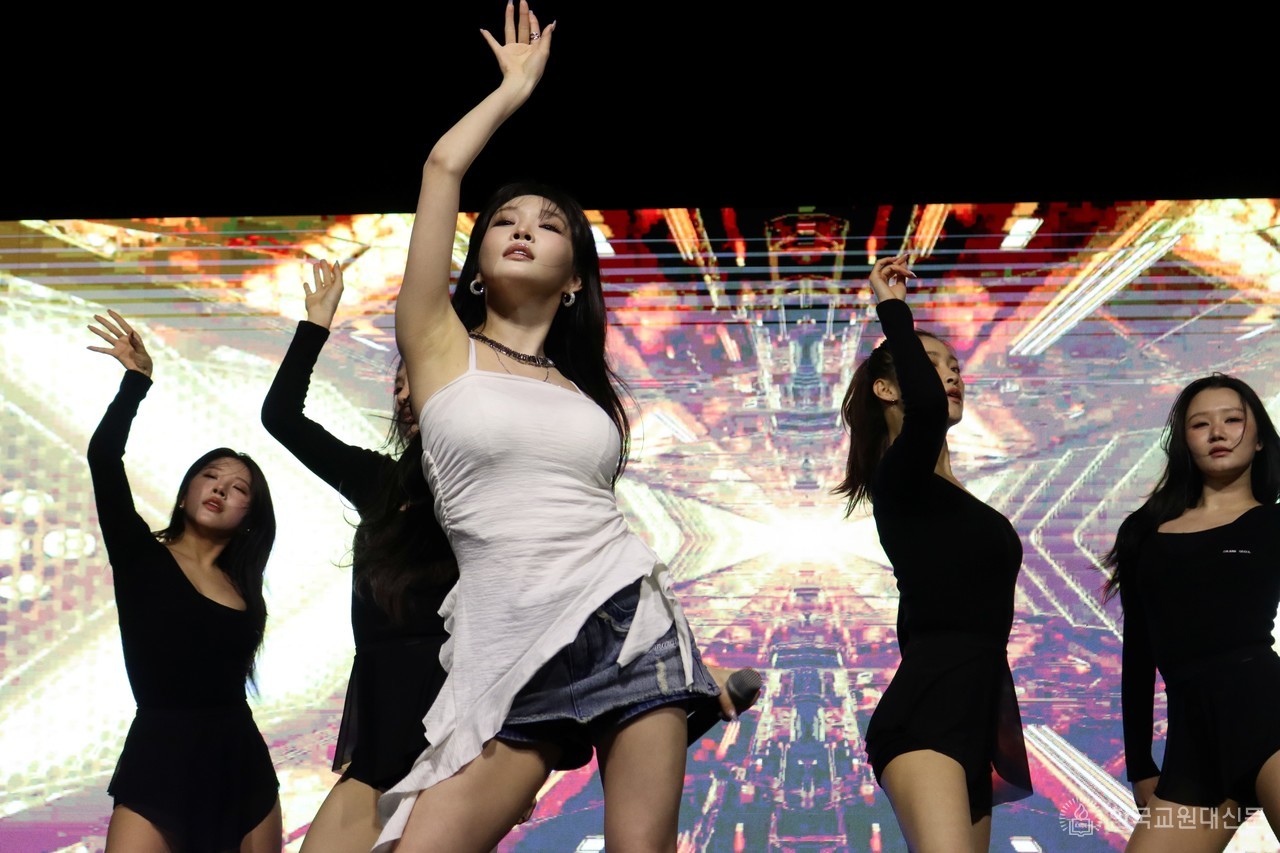 청하의 무대 (사진 / 김승훈 기자)